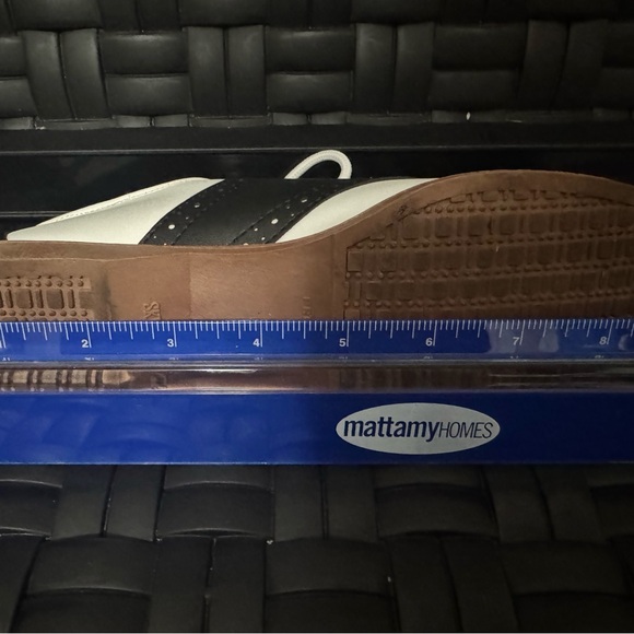 Classic Black and White Women's Oxfords Saddle shoes 6 - Picture 13 of 13